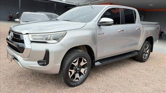 TOYOTA HILUX 2.8 SRX 4X4 CD 16V DIESEL 4P AUTOMÁTICO
